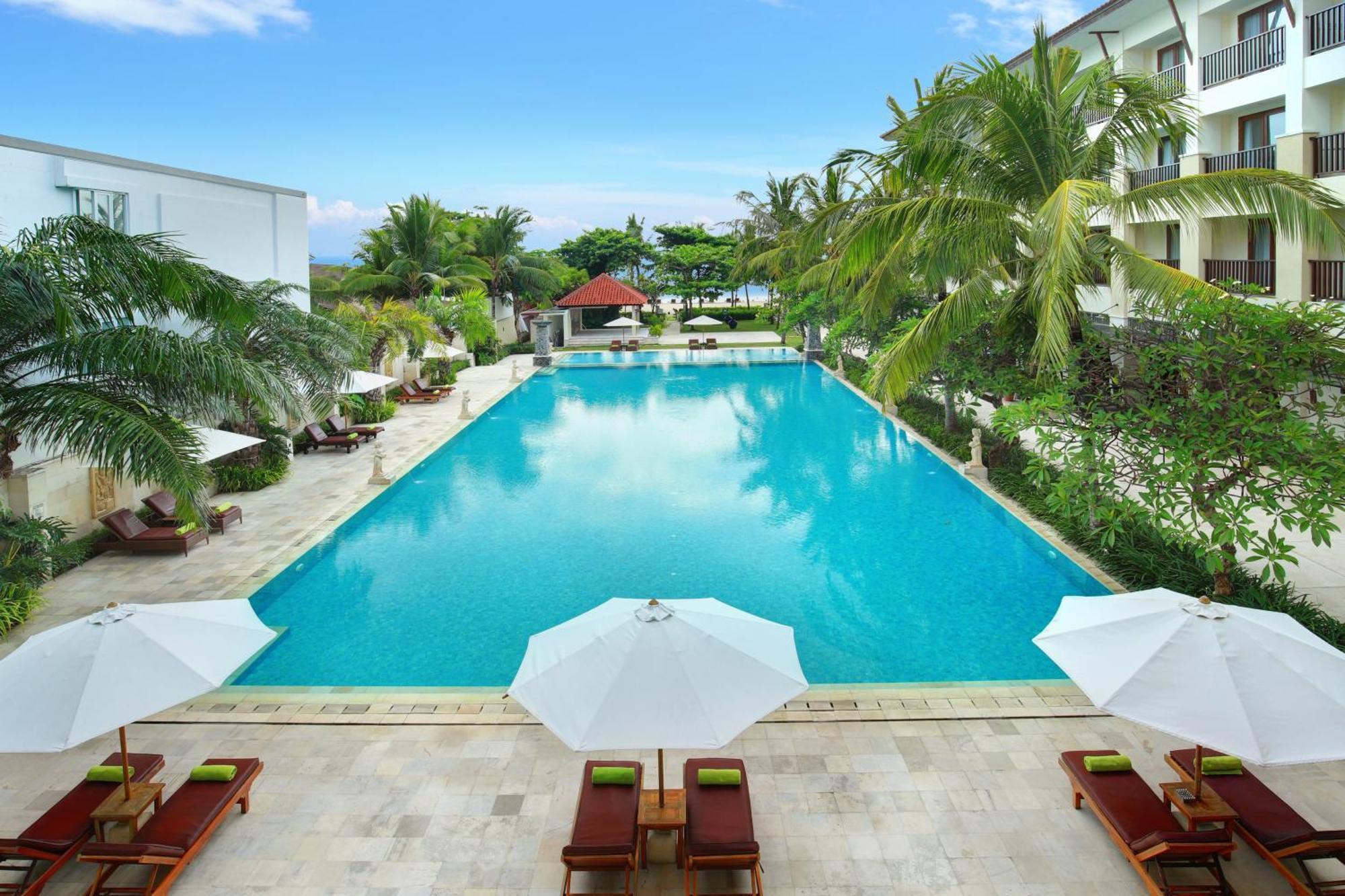 Deluxe Pool View Benefit