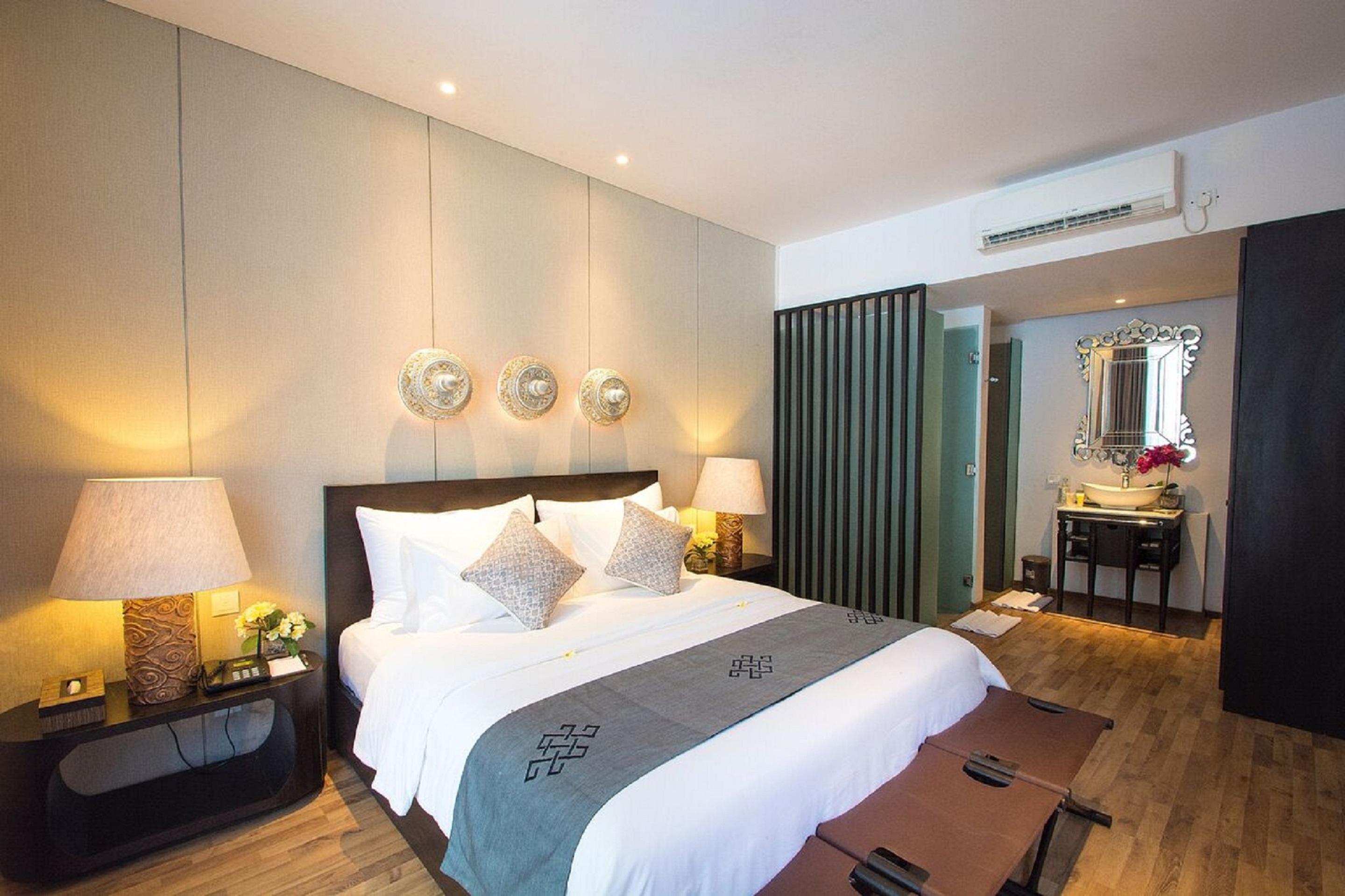 One-Bedroom Lagoon Access Villa with One-Way Airport Transfer