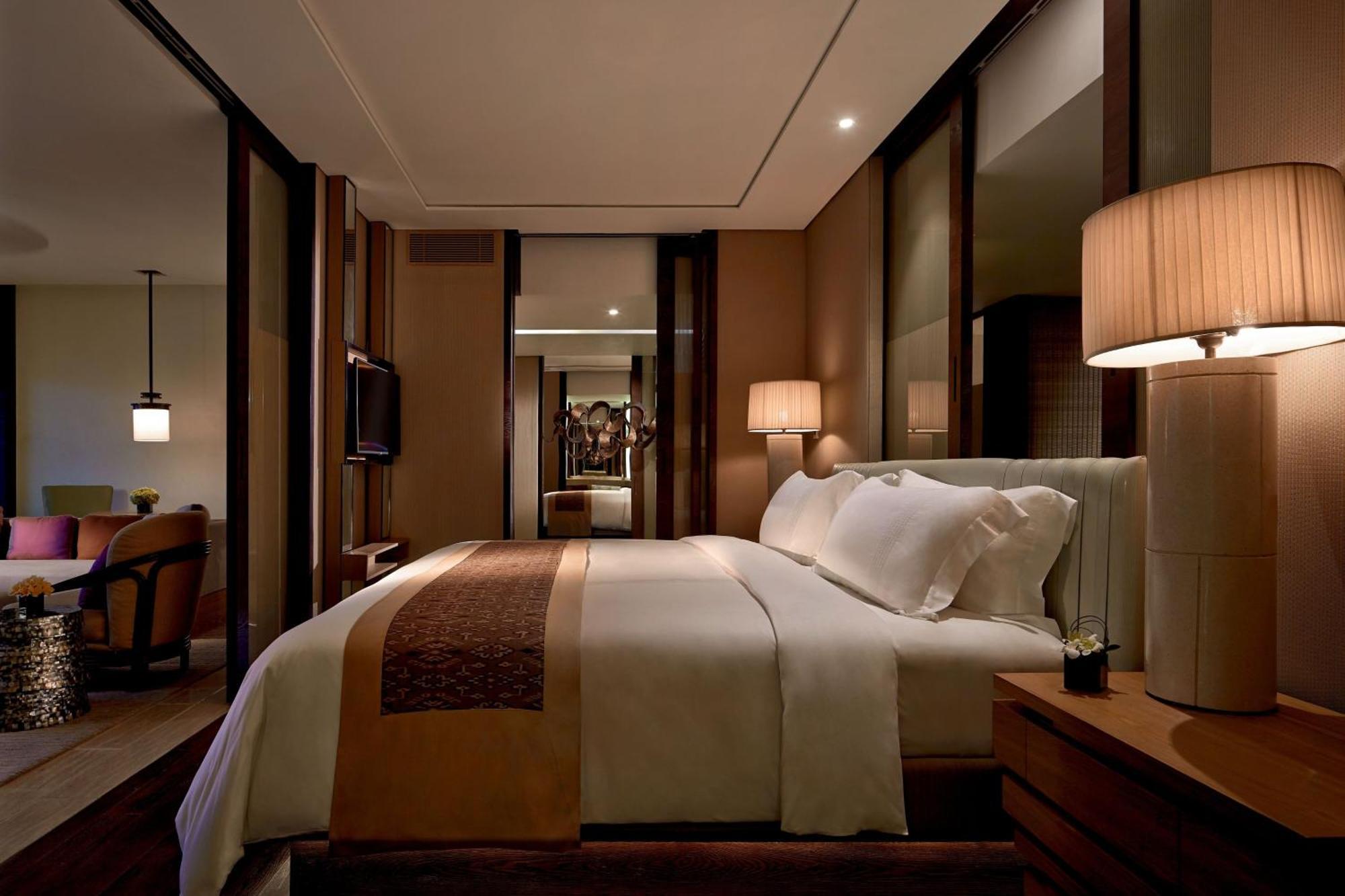 Ritz-Carlton Suite Daily Resort Activity