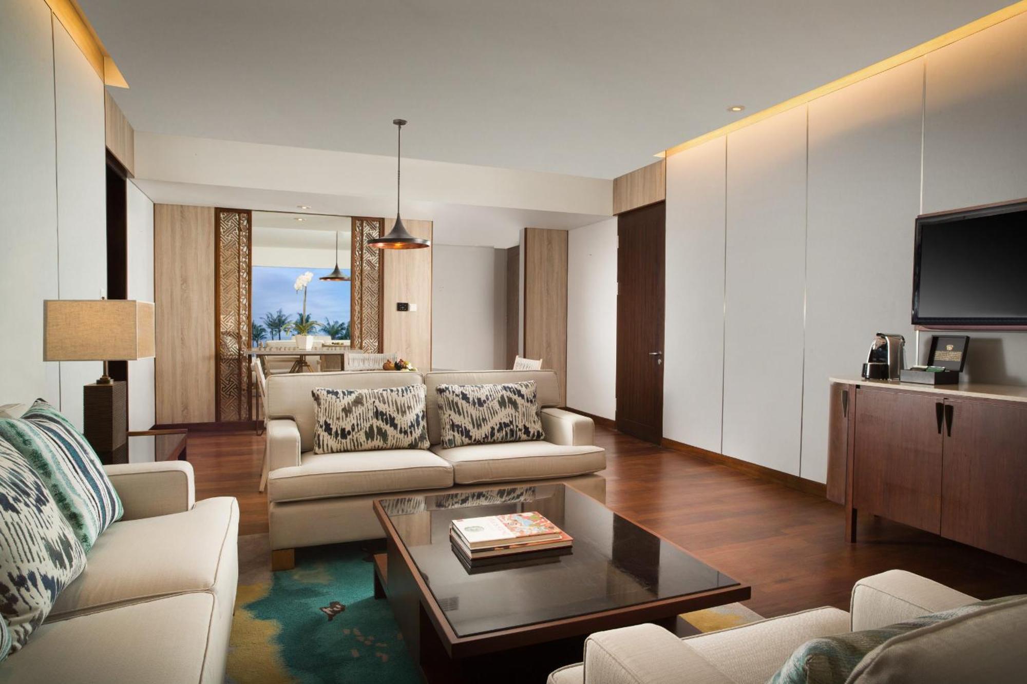 Oceanfront King Suite