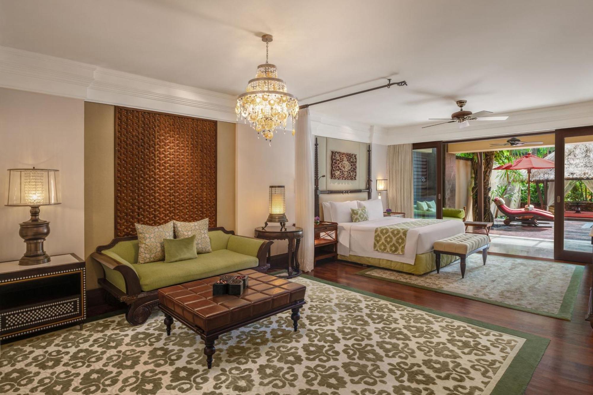 St Regis Pool Suite 1 Bedroom Suite 1 King Plunge pool Complimentary Airport Transfer