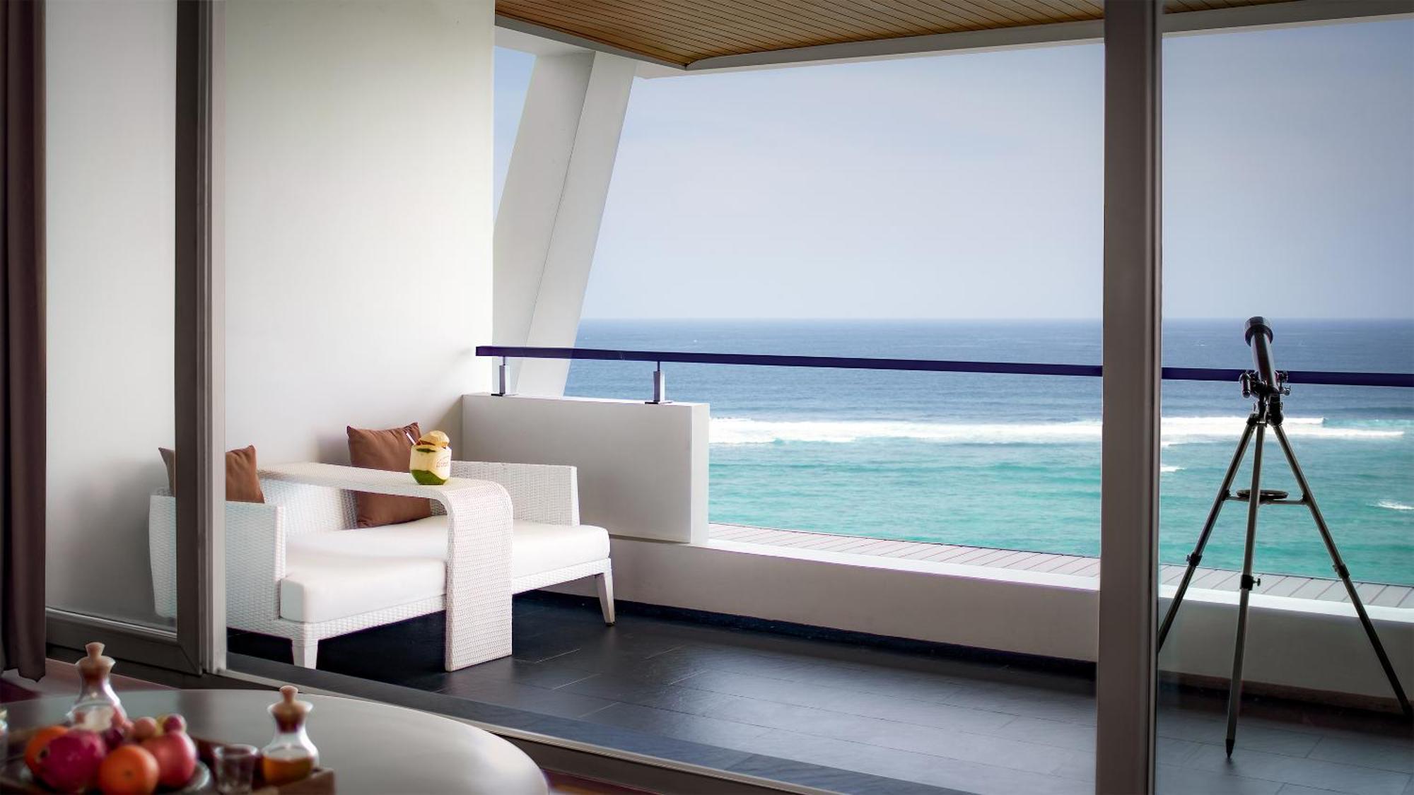 Honeymoon Ocean Front Suite Benefit
