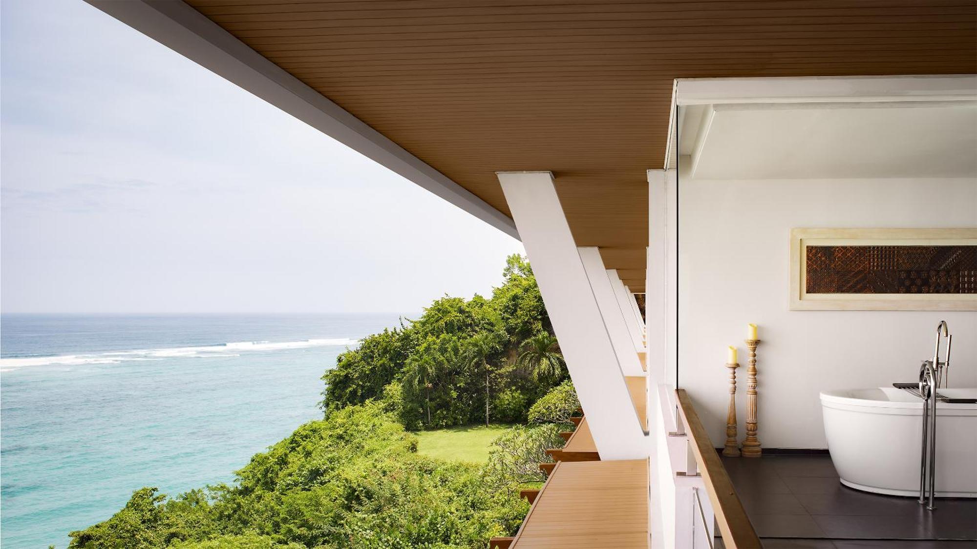 Honeymoon Ocean Front Suite Benefit