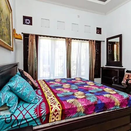 Tropical House In Nusa Dua. Beach In 150M. Garden. Fast To Airport! Fast Internet-2