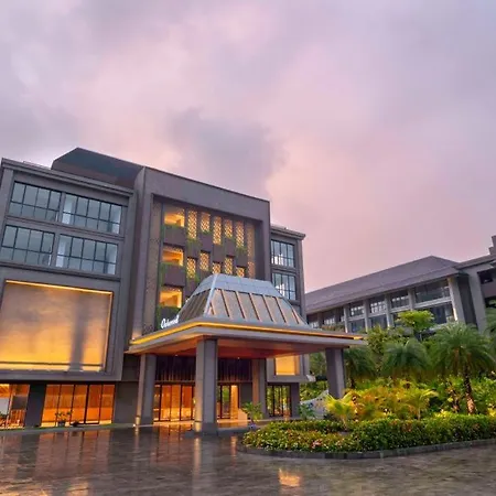 Nusa Dua Suites Bali Powered By Cocotel-3